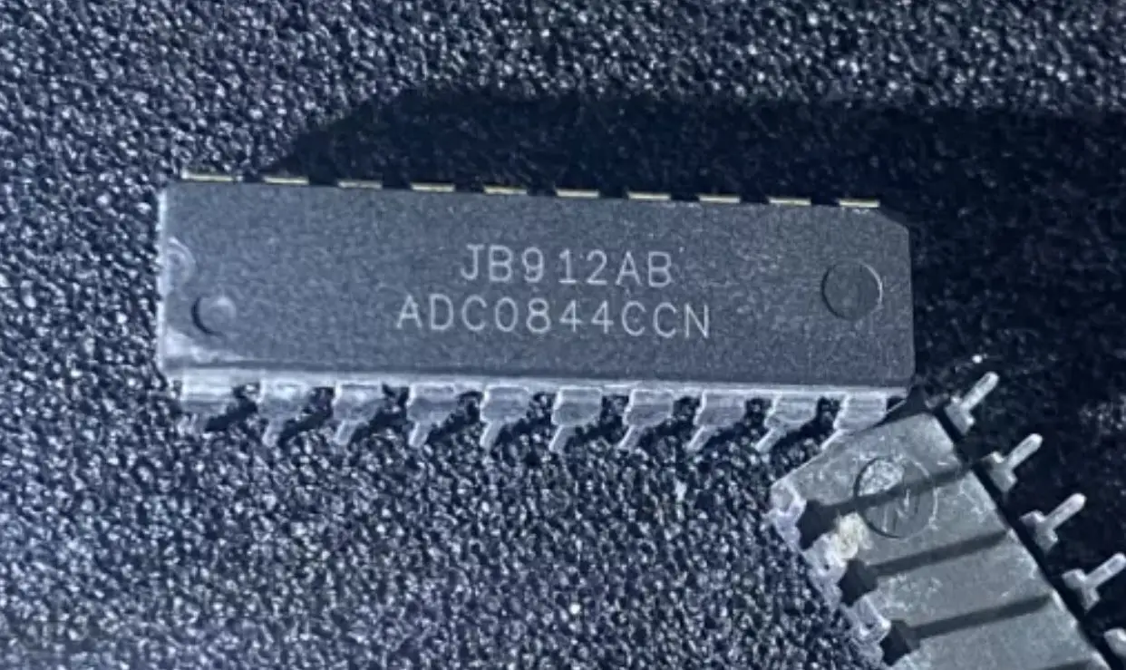 

Бесплатная доставка 10-20 шт./ADC0844CCN DIP20 ADC0844