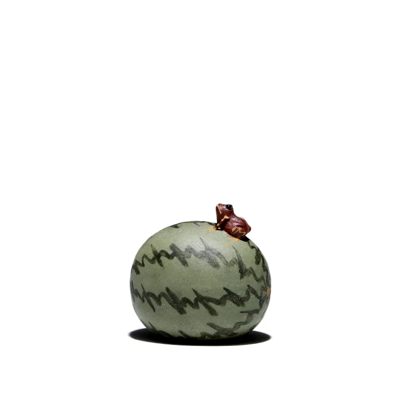 

Yixing Purple Clay Pot Creative Handmade Tea Pet Fondle Tea Carve Decoration Watermelon Water Spray Frog