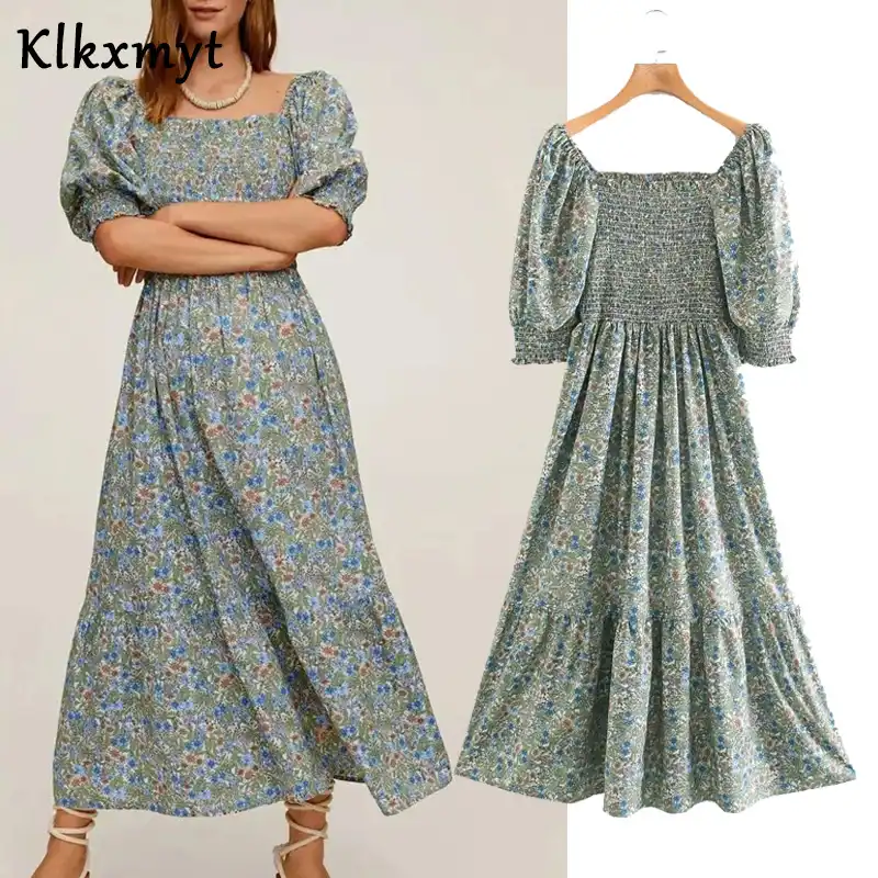 vestido com gola quadrada