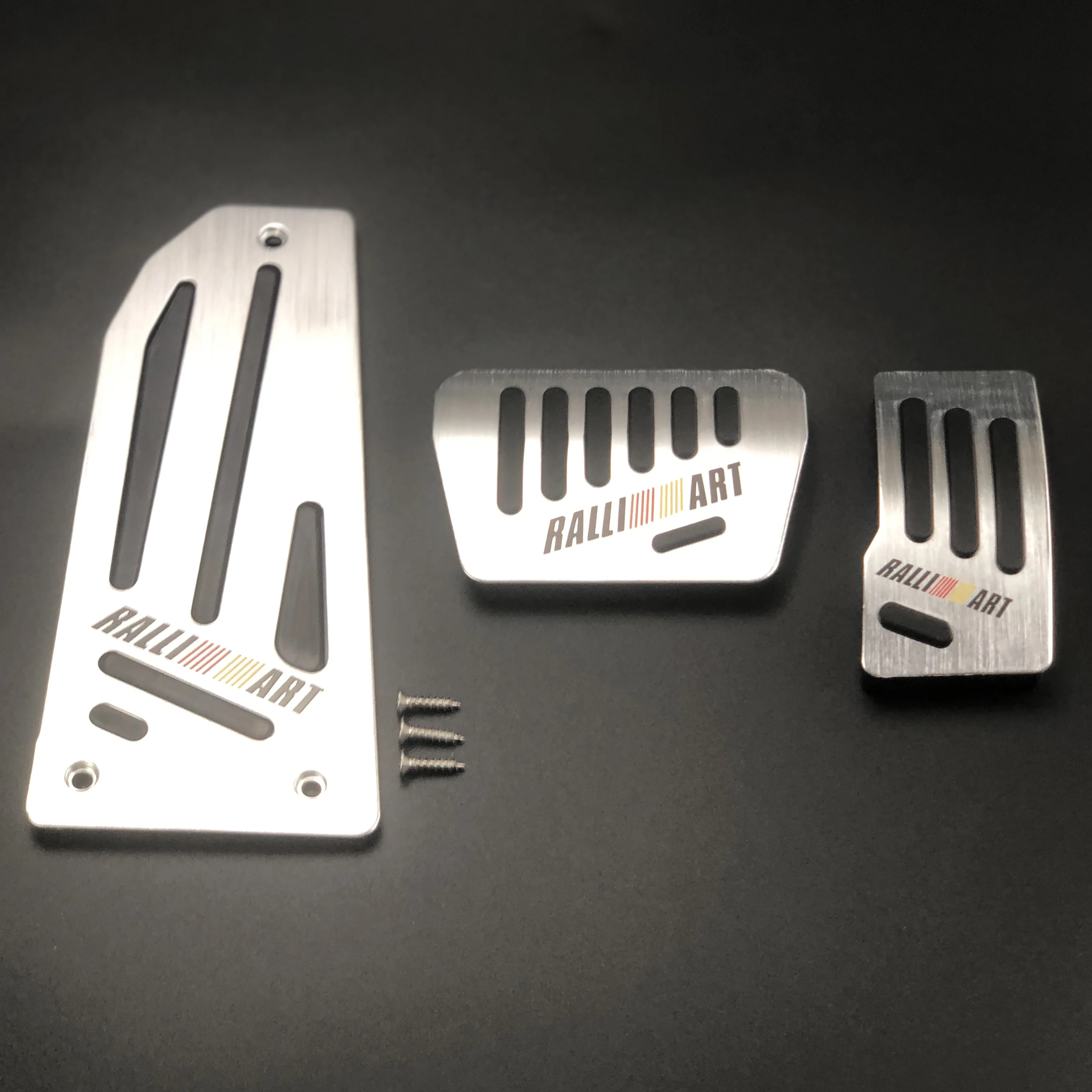 Car Accessories Car Pedals Pedal Cover Stainless Steel Pedal Cover Racing Pedals Car styling FootRest Gas Brake Pedal Cover Case For Mitsubishi Lancer Outlander ASX Pajero Eclipse Grandis FORTIS Zinger