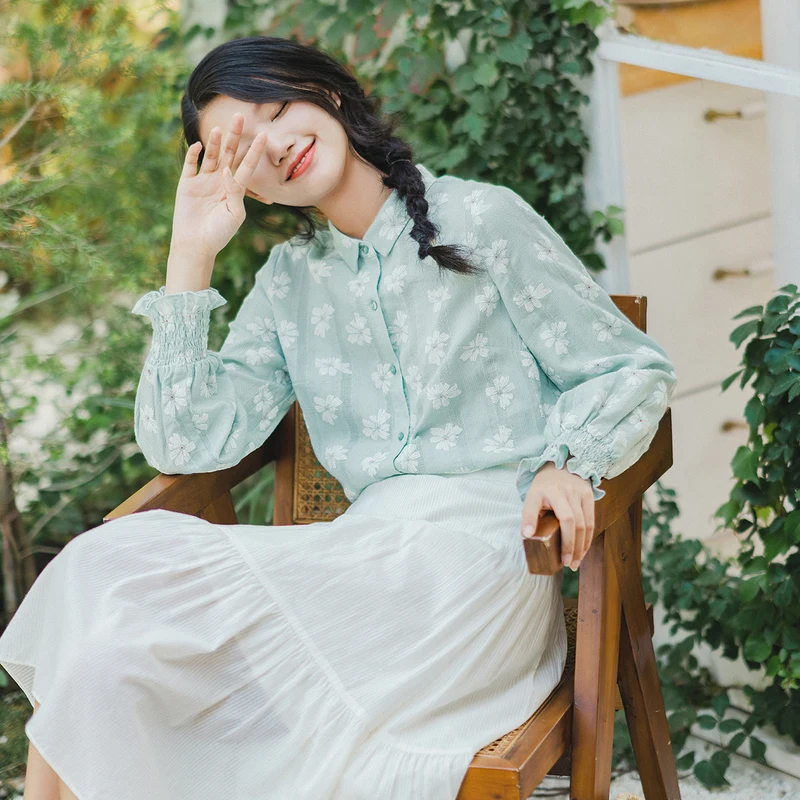 

INMAN Spring Literary Retro Style Turn Down Collar Flower Print Elastic Lantern Sleeve Loose Style Women Sweet Blouse Shirt