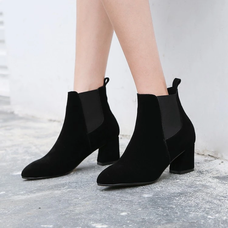 size 9 heeled boots