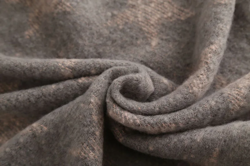 9412073233_1818106408