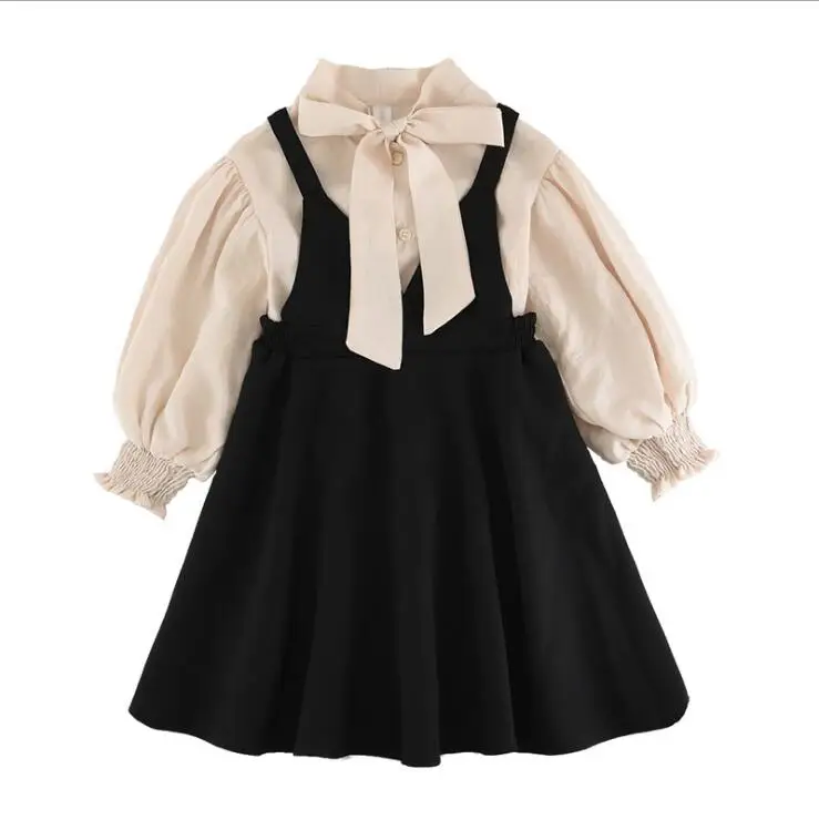 Блузка с длинным рукавом и черное платье | Мать ребенок