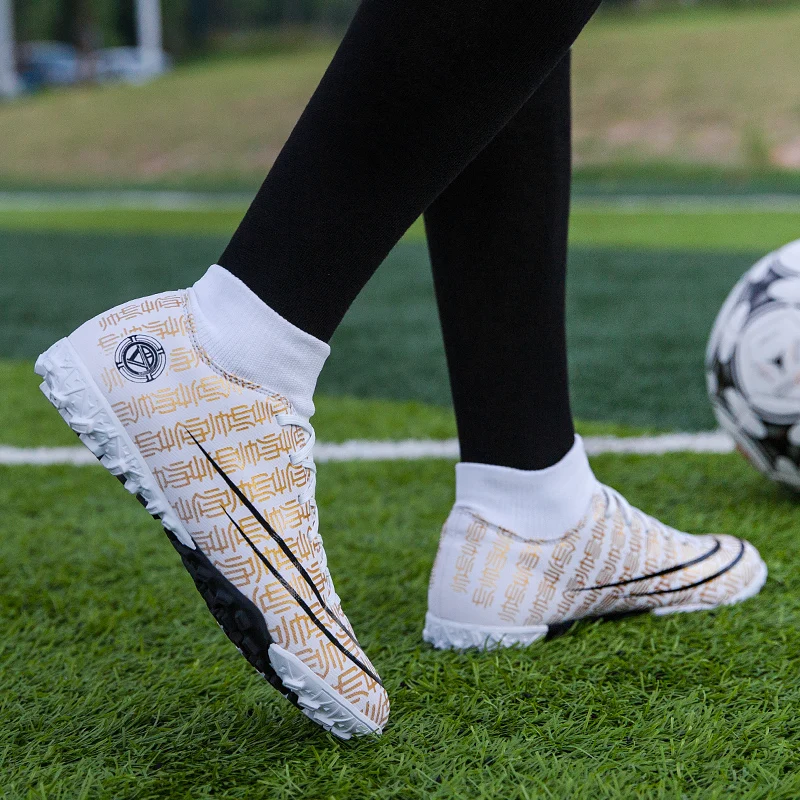 ZHENZU Turf Indoor Men Women Soccer Shoes Kids Boys Cleats Football Boots Sport Sneakers Size Eur size 35-44