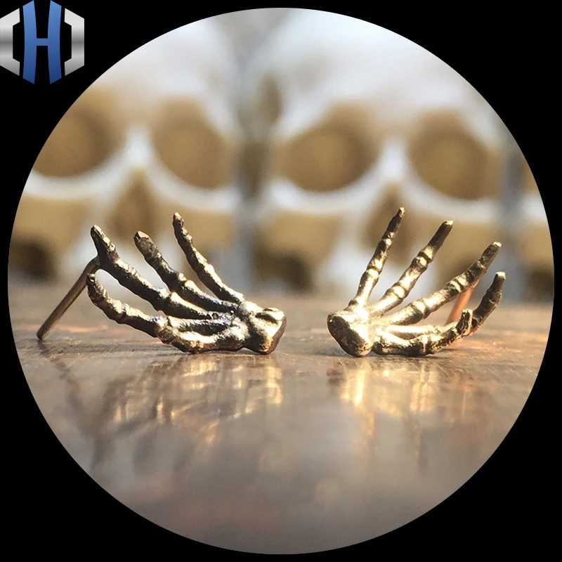 

Original Jewelry 2019 New Creative Skull Hand Claw Finger Stud Earrings 925 Sterling Silver Small Earrings Female