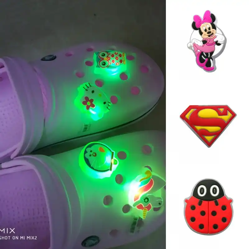 crocs com led