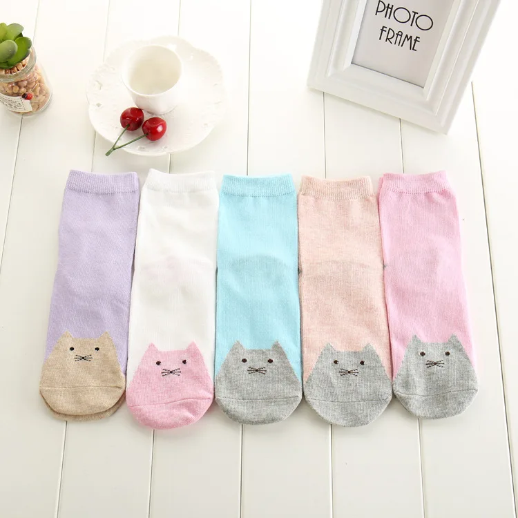 Korean version of autumn and winter models cute socks straight cat combed cotton socks candy color cotton socks