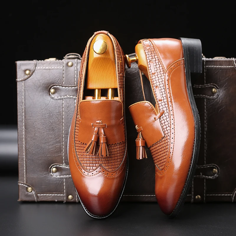 Мужские модельные туфли модные кожаные мужские туфли в деловом стиле на плоской подошве черные, коричневые дышащие мужские деловые туфли большие размеры 38-48