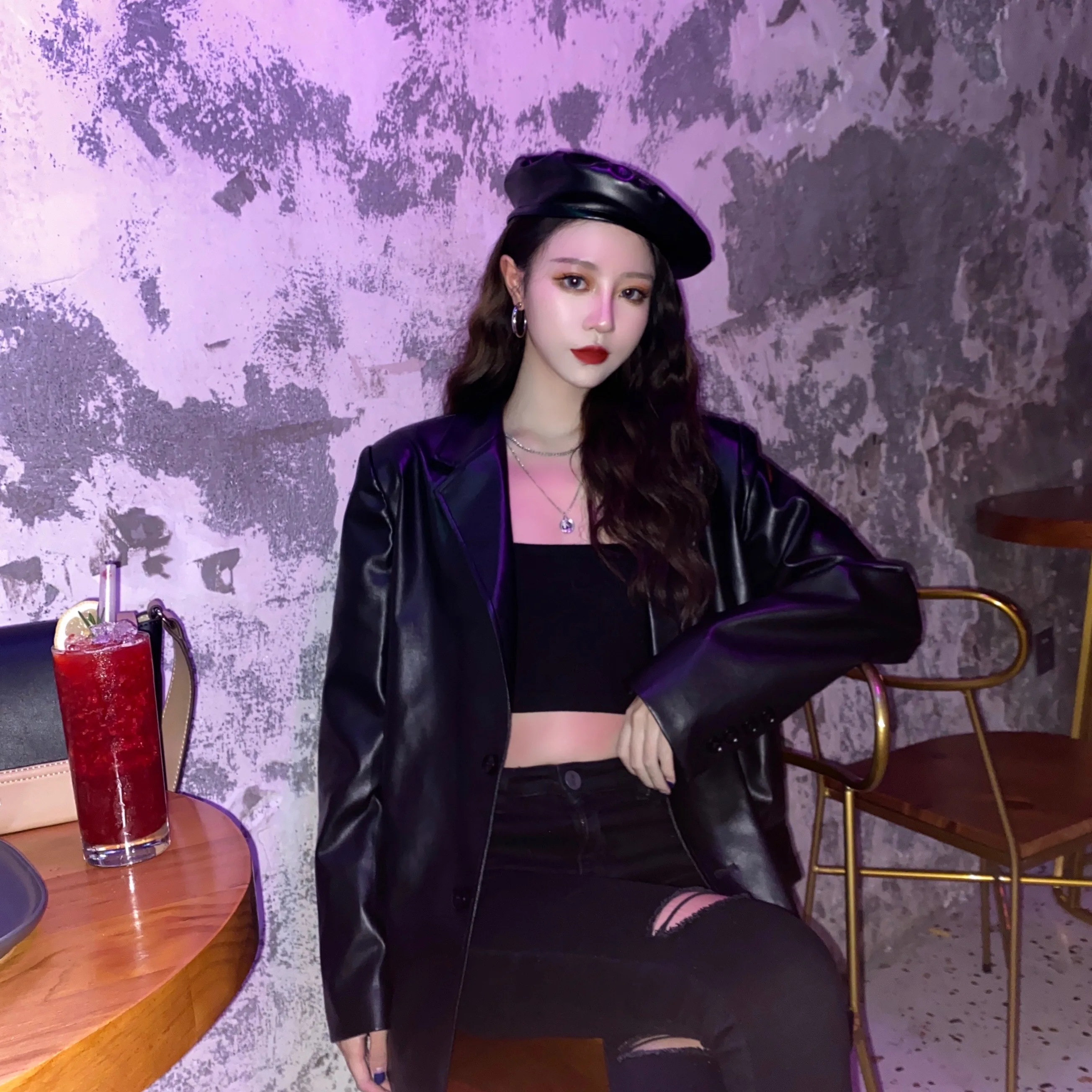 Корейская искусственная кожа мотоциклетная кожаная одежда Женская мода PU с длинным рукавом кожаная куртка с отворотом женская черная кожа