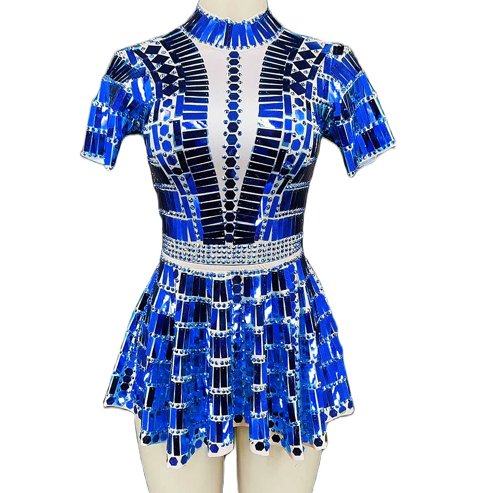 

Женское мини-платье с блестками и коротким рукавом