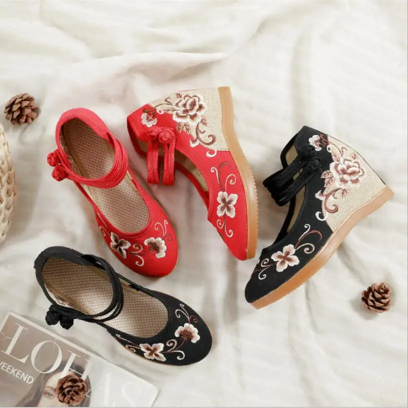 

Women China national style Embroidered Shoes high heels Inside heightening shoes 7cm spring autumn cloth shoes Girl