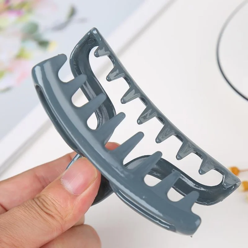 

Large Bath Hollow Out Plastic Hair Claw Simple Bath Makeup Hair Clips Candy Sweet Girls Hair Accessories Practical Simple