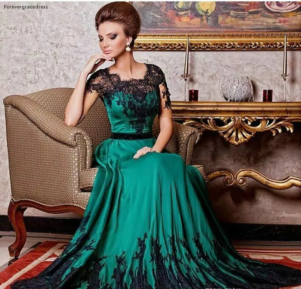 2018 Cheap Elegant Lace Satin A-Line Mother Dresses Jewel 12 Long Sleeves Applique Floor-Length Sweep Train Formal Party Evening Dresses 129
