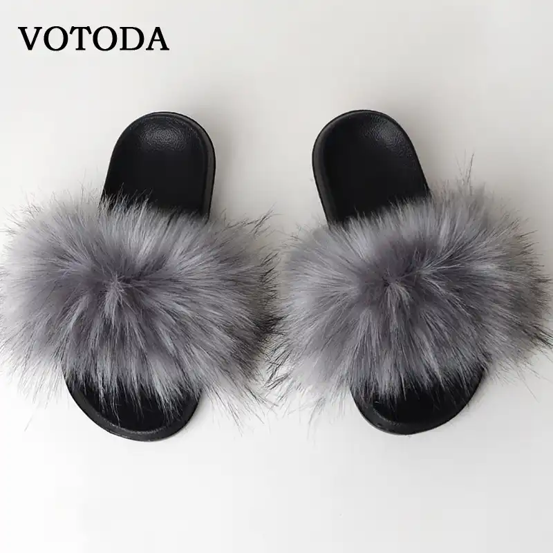 black fuzzy flip flop slippers