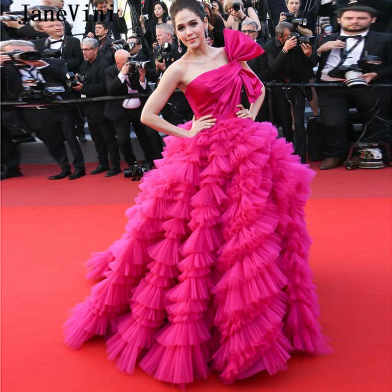 

JaneVini 2020 Gorgeous Fuchsia Ruffled Long Prom Dresses Ball Gown One Shoulder Sleeveless Tulle Tiered Skirt Women Formal Gowns