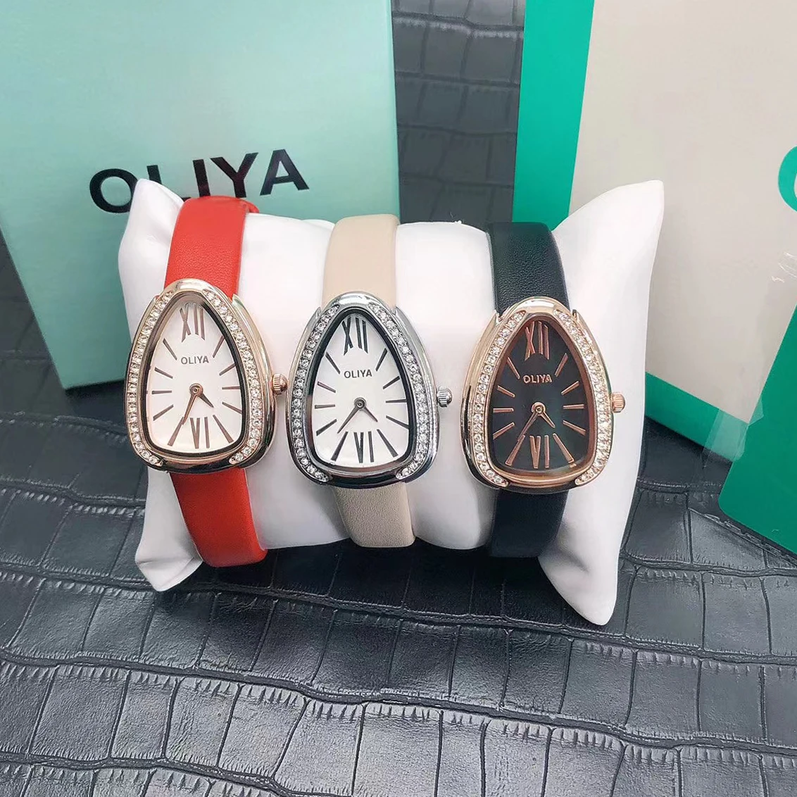 OLIYA Luxury Snake Shadow Gold-plated Watch Inlaid Diamond Snakeskin Pattern Ultra-thin Explosion-proof Waterproof Women's Watch