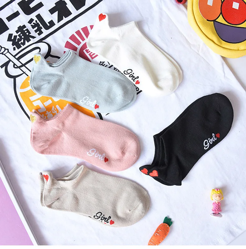 

New Cute Socks Women Short Socks Embroidery Heart Cotton Socks Girls Comfortable Breathable Boat Socks 5 Colors