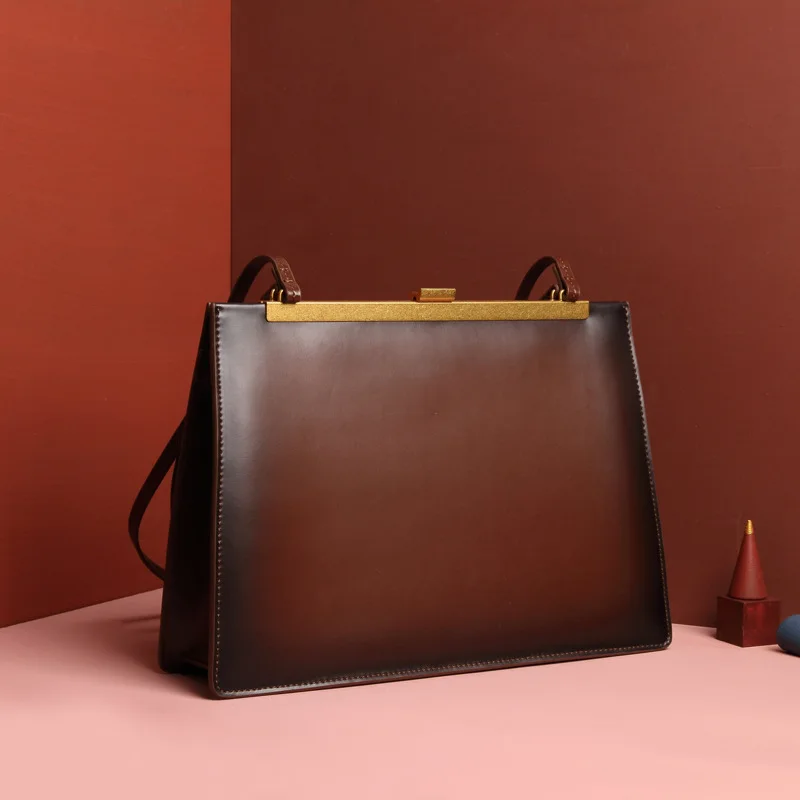 

2018 Catwalks New Style Am Anna Celebrity Style One-Shoulder Handbag Clasp Vintage jia zi bao Document Square Bag