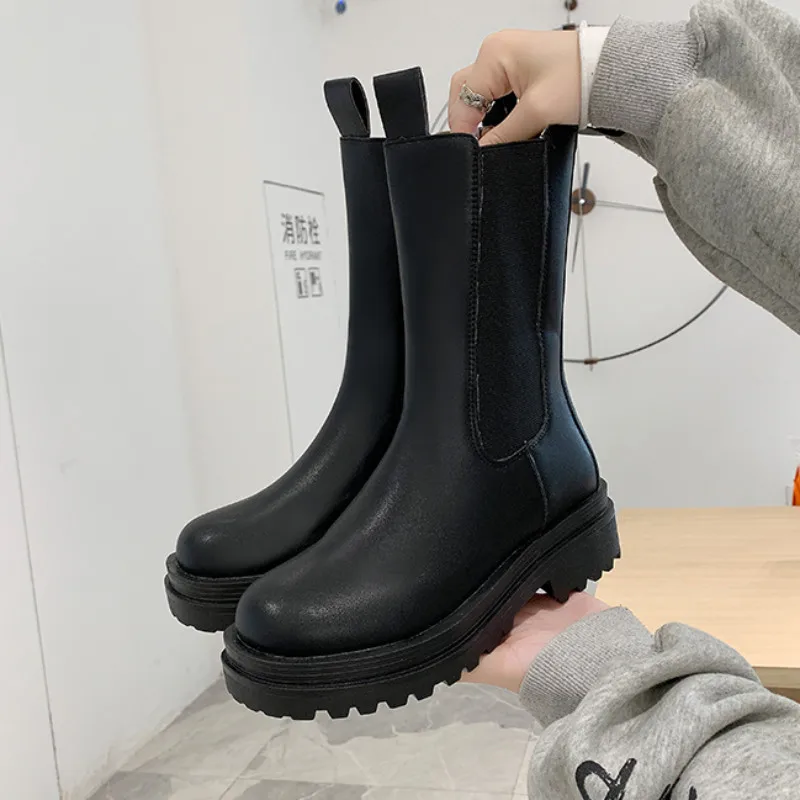 

Brand 2020 Winter New Leather Chelsea Boots Women Platform Ankle Boots Flat Motorcycle Botas Mujer Ladies Slip-on Short Booties