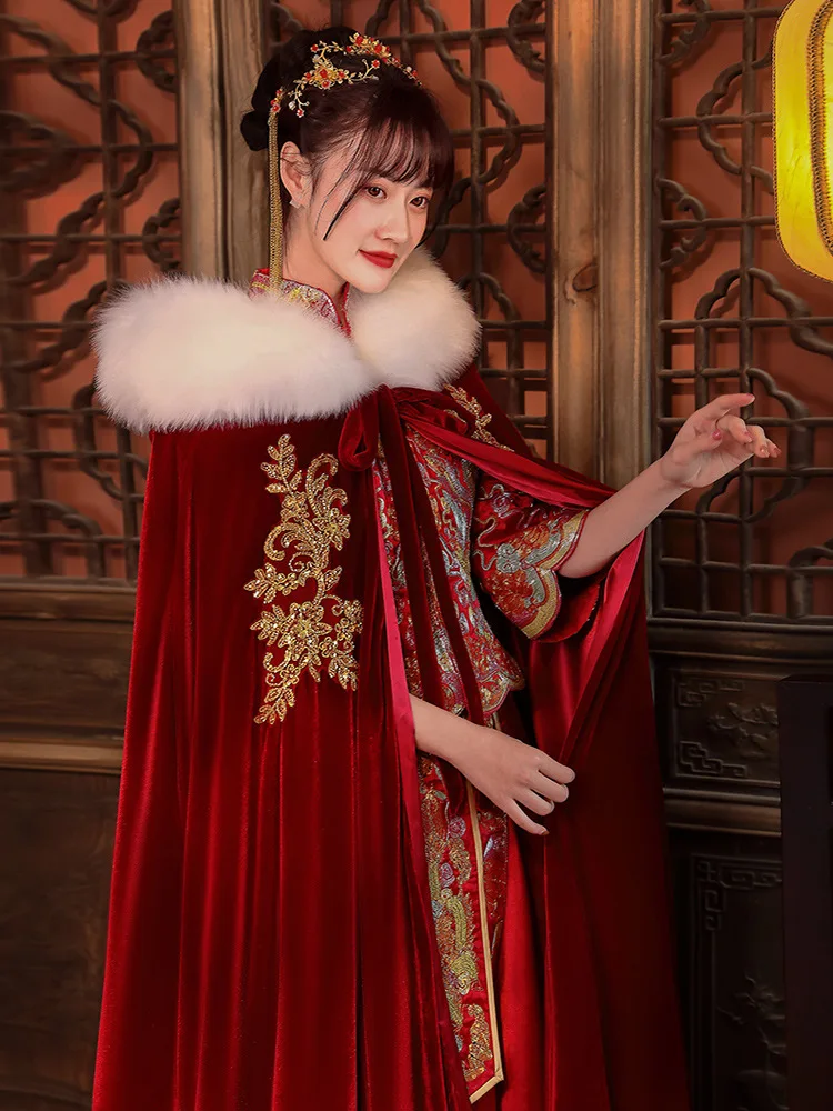Bridal Shawl Winter Wedding Cloak Faux Fur Hooded Warm Red Long Wrap Gold Appliques Beaded Velour Women Accessories Customized
