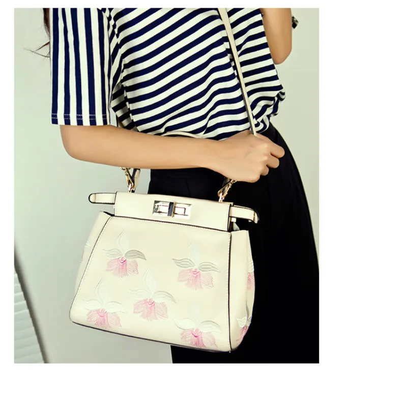 

Fashion Embroidery High-end Atmosphere Lady Tote Bag Shoulder Handbag Durable Simple Practical Exquisite Ins Show High Quality