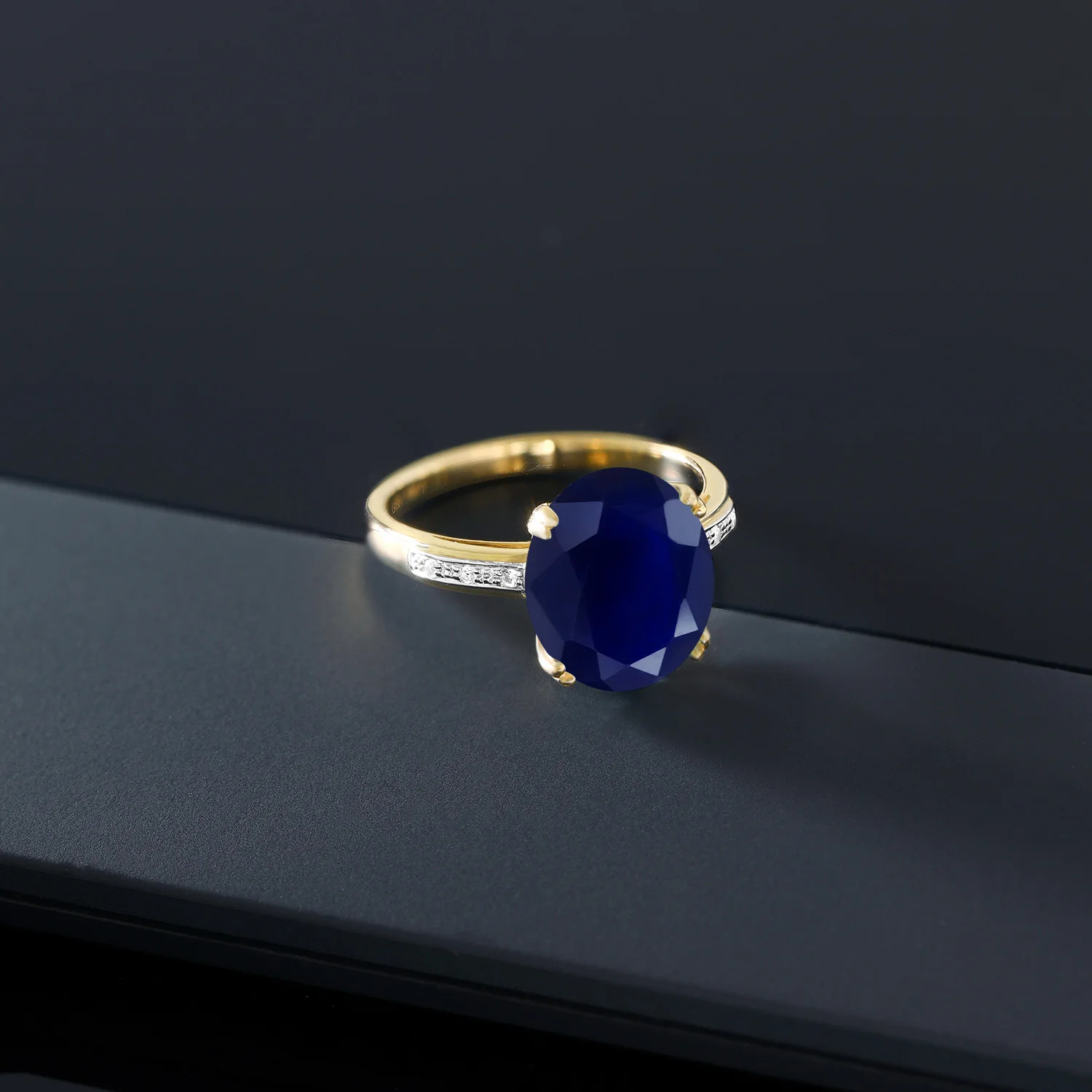 10K Yellow Gold Blue Sapphire and White Diamond Accent Solitaire Engagement Ring(5.04 Ct Oval