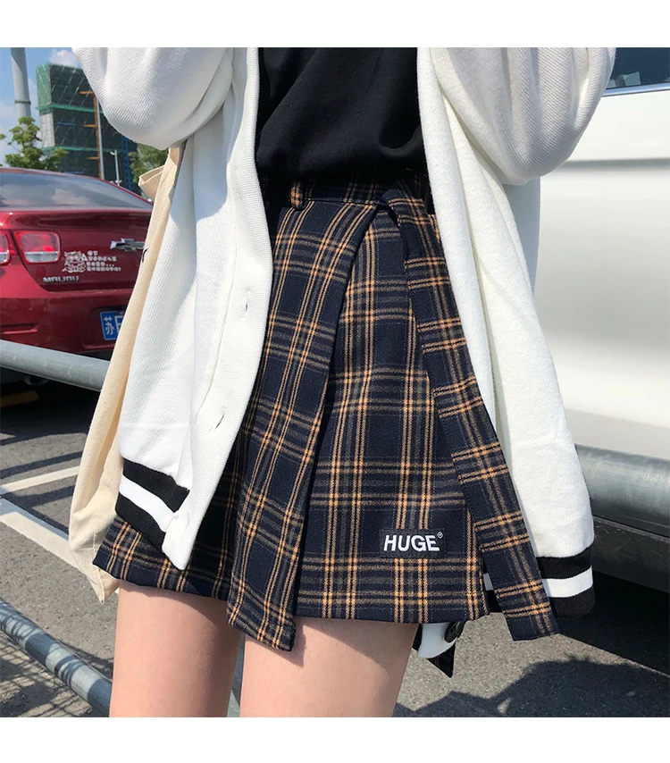 ladies clothes 2021 autumn and winter High Waist Shorts Skirts Womens Korean preppy style girl school plaid Shorts womens bike shorts