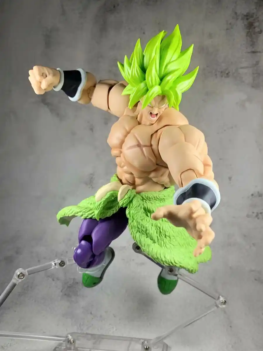 broly figura articulada