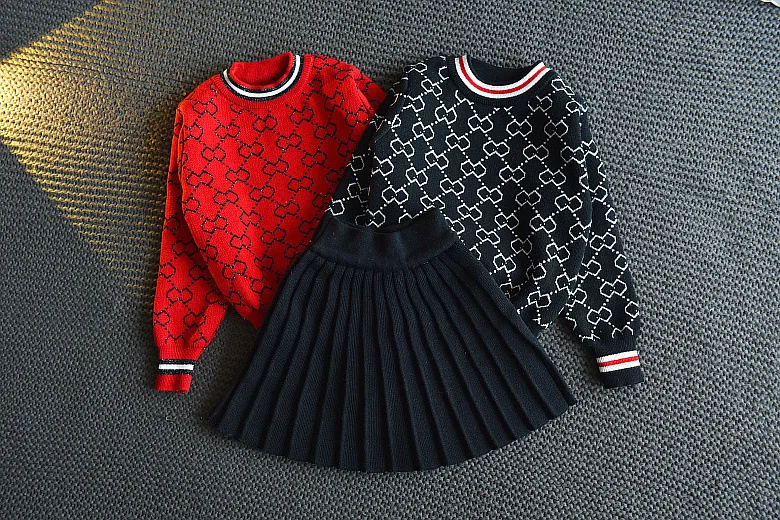 

2019 Spring And Autumn New Style Versatile Sweater Tops + Hundred Wrinkle Short Skirt Set Two-Piece Set S101