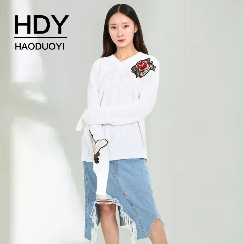 

HDY Haoduoyi New Fashion Autumn Embroidery Women Top Casual Clothing Long Sleeve Loose V-neck Autumn Warm Knitted Sweater