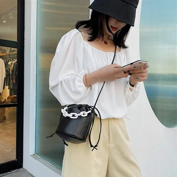安い ユース女性シンプルな多目的バッグ巾着ショルダーバッグの女性のpuチェーンバケットハンドバッグ女性のソリッドカラーの財布