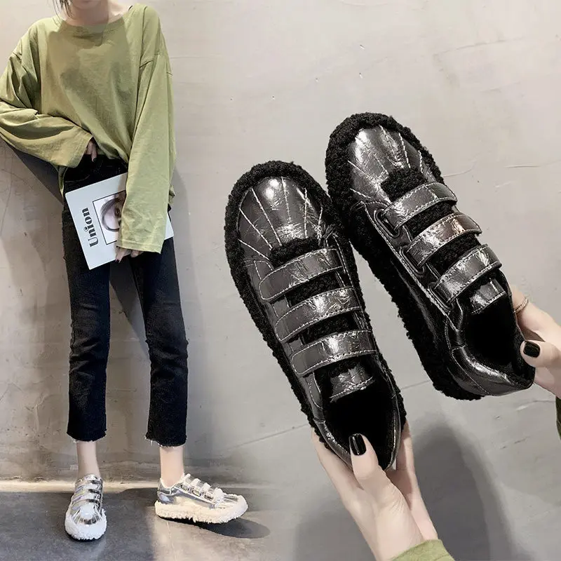 

2019 Women Shoes Slip-on Clogs Platform Casual Female Sneakers Modis Loafers Fur Women's Moccasins Round Toe Dress New Slip On