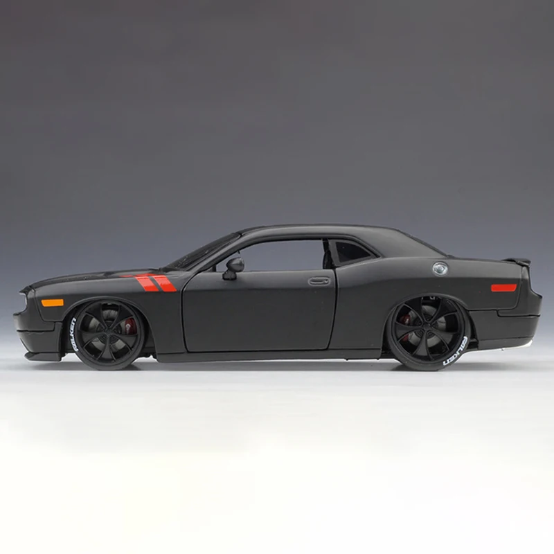 Модель автомобиля Maisto Dodge 2008 Challenger 1:24 из черного сплава металлические игрушки