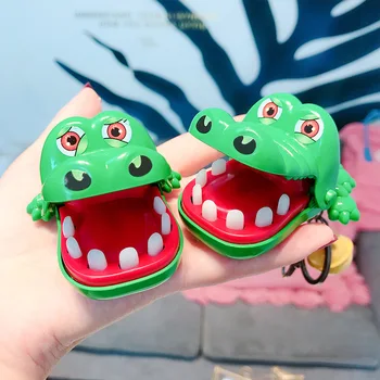 

Lovely Cartoon Bite Hand Crocodile Tricky Game Keychain Child Innovation Key Ring Toys Gift Metal Pendant Key chains Wholesale