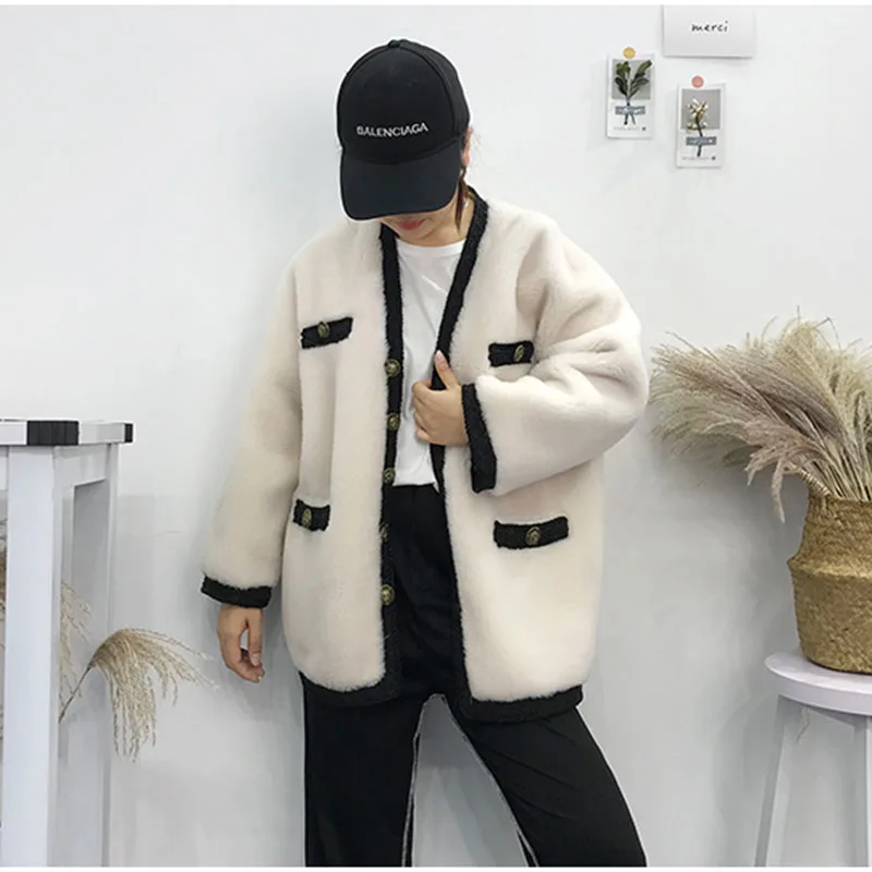 

2019 Winter Australia Sheep Fur Coat Female Fashion Long Sleeve Natural Fur Coats Warm Thick V-Neck Loose Ladies Fur Jacket