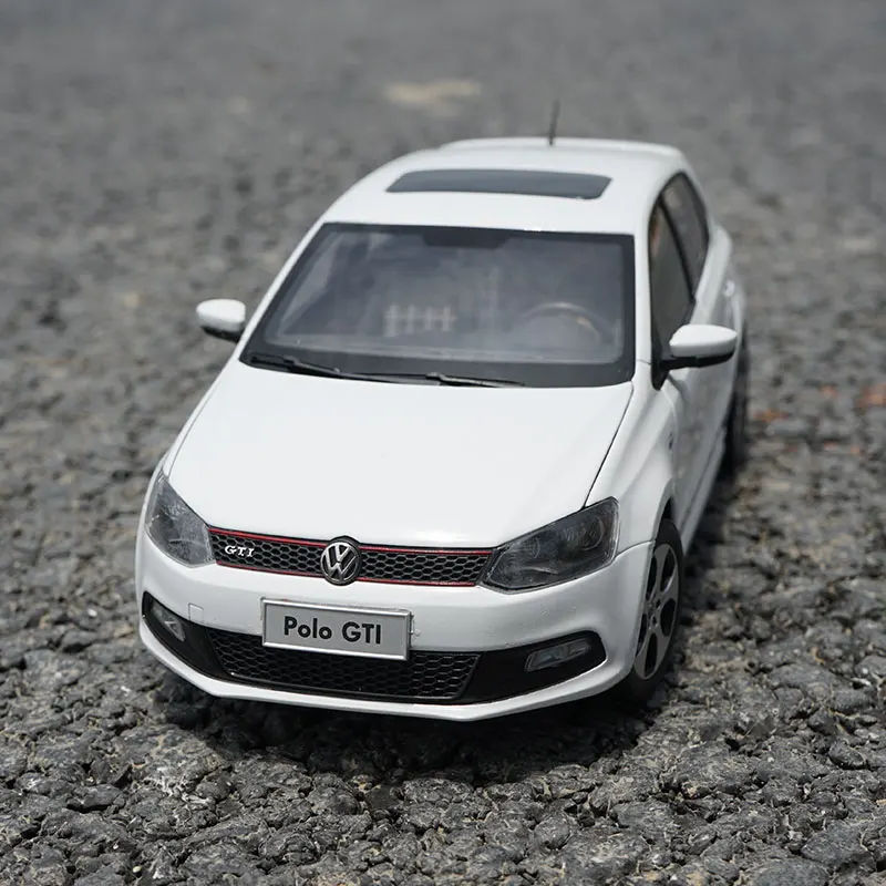 Высокое качество 1:18 VW POLO-GTI 2013 модель сплава, имитация литого металла седан модель, изысканная коллекция подарков