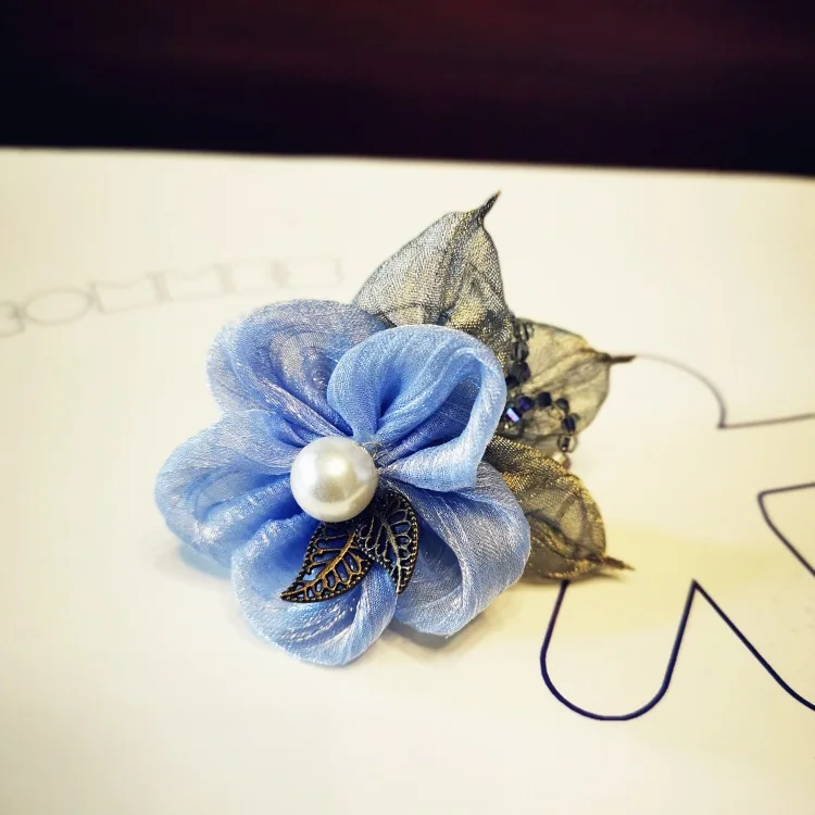 

Shop Korean-style New Style Leaf Flower Pearl Fabric Sweater Overcoat Trench Coat Brooch Corsage Bow Tie Xz042