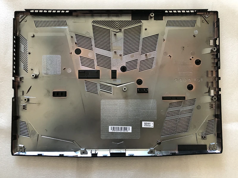 de palma da mão msi gf65 9rd com tela