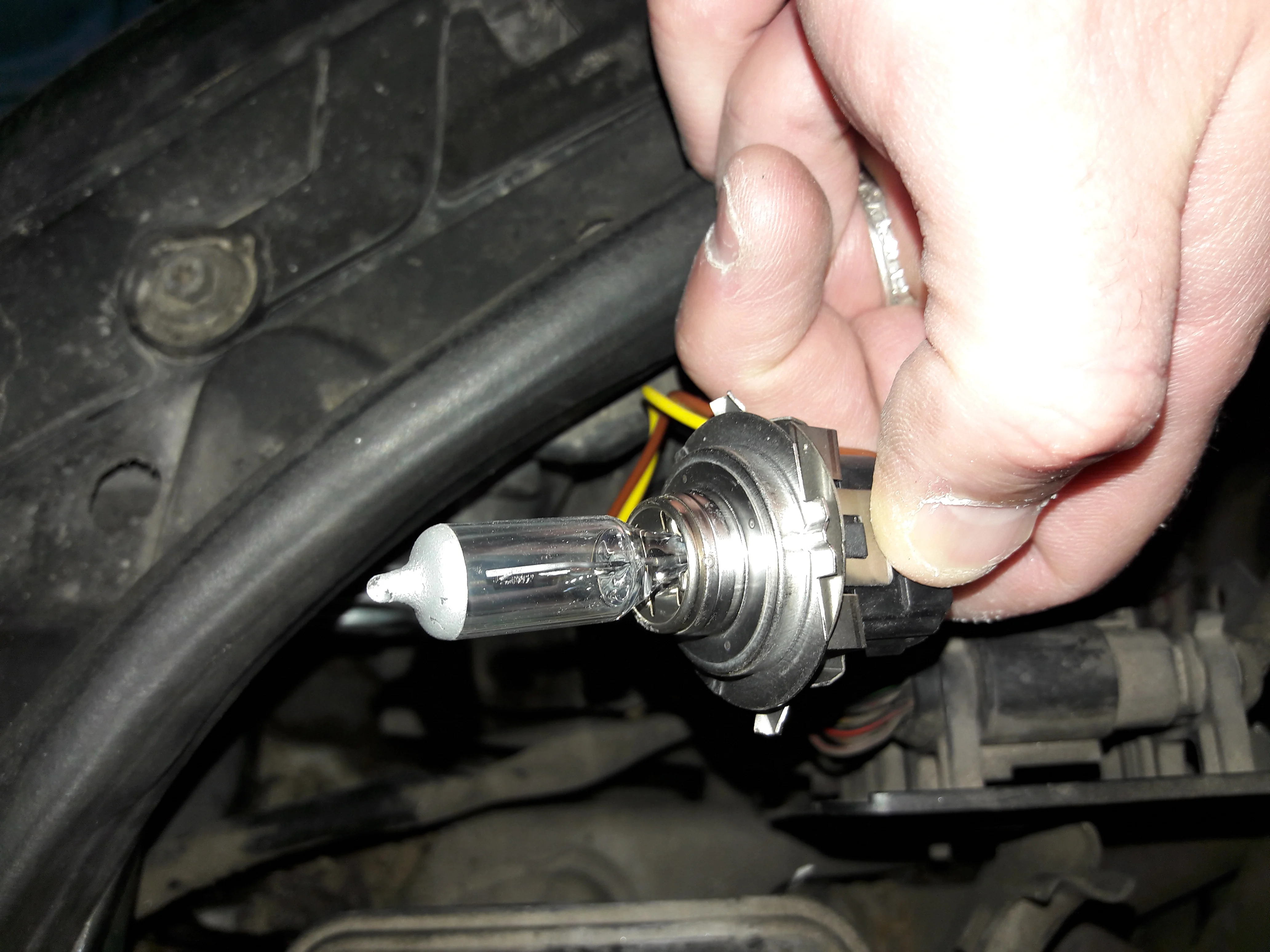 KE LI MI 2 Stück LED-Scheinwerferadapter H1 H7 Auto Metall-Kunststoff-Halterclips Befestigungsklammern Auto-Zubehör – Detail 1