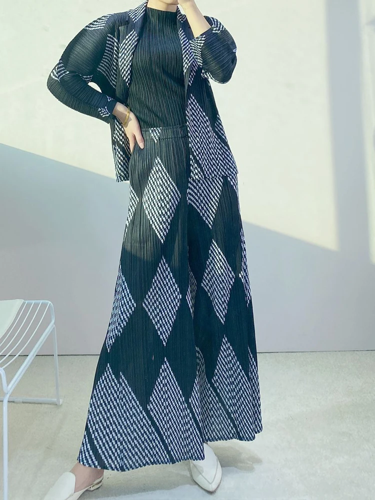

2022spring and summer new checkerboard print pants Miyak fold Fashionable plus size loose high-waisted wide-leg pants for women