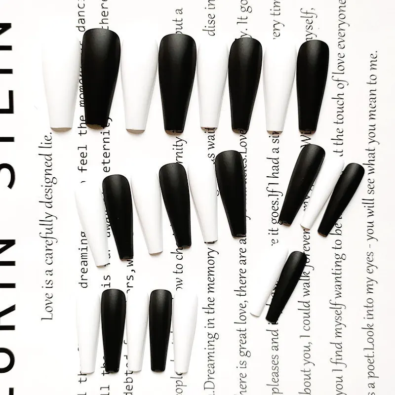 Preto e Branco Falso Longo Unha Fosco Caixão Armadura Unhas Destacável Wearable Capa Completa Dicas 24 Pçs 5 High Quality Beleza e saúde