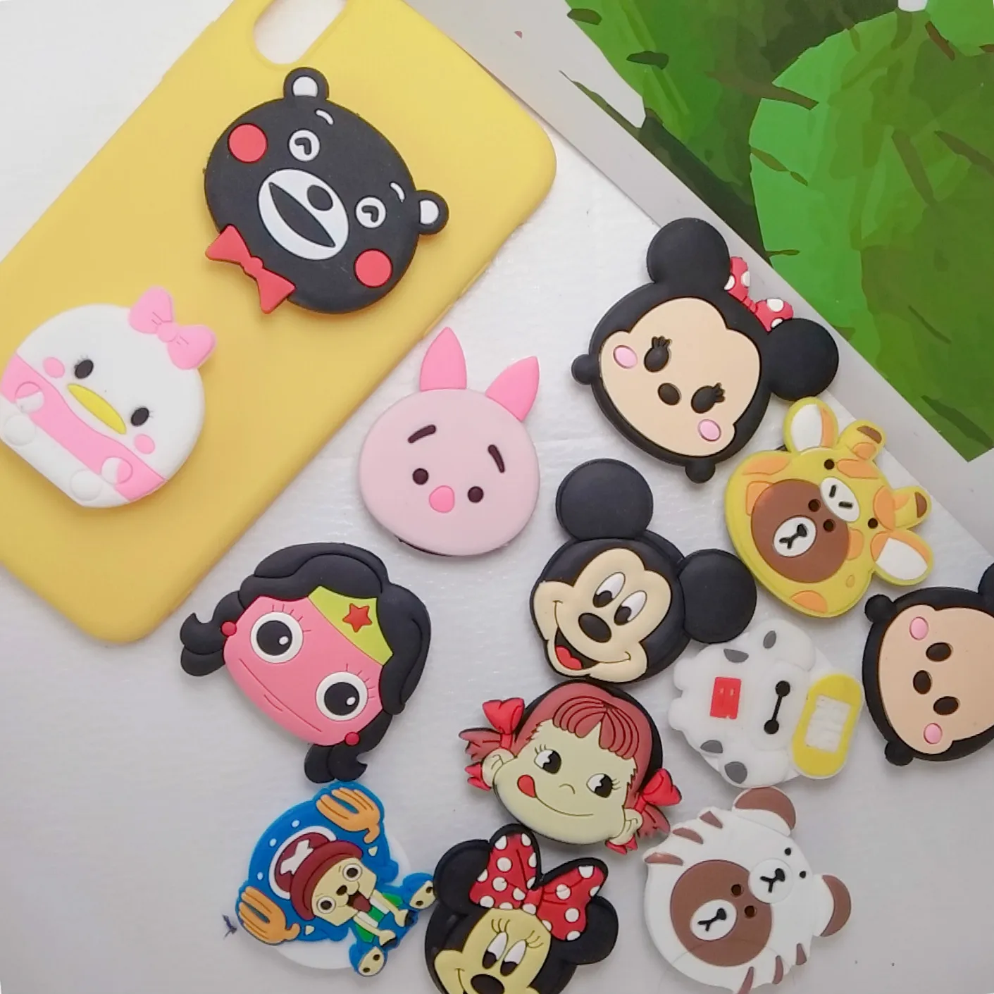 

wholesale socket UniversalCartoon Cable Organizer Bobbin Winder Cable Protector Expanding phone Stand Finger car phone Holder