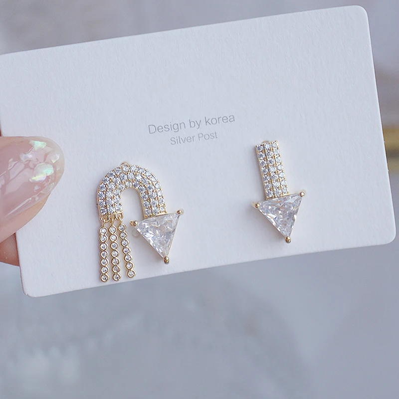 Korean Trendy Asymmetry CZ Tassel Arrow Women Earring Bling Transparent Pave Cubic Zirconia Stud Earring Daily Jewelry Pendant