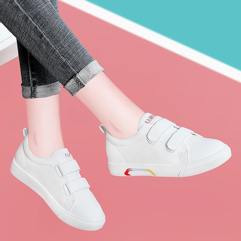 Новые летние белые туфли на застежке-липучке женские летние вентилируемые туфли на плоской подошве в Корейском стиле