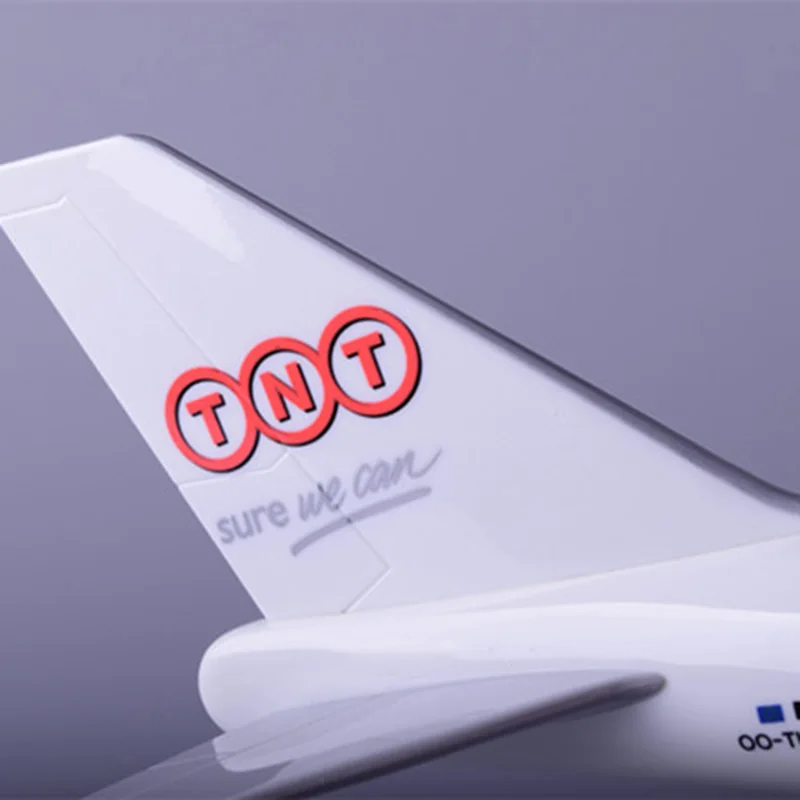 47 см 1:150 масштаб самолет Boeing B747 модель TNT Cargo Express с базовым сплавом самолет коллекция дисплей игрушка дорожный подарок