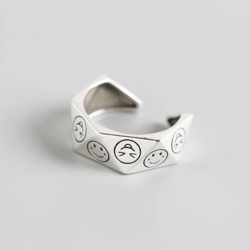 

S925 Sterling Silver Material Geometric Triangle Smiley Face Pattern Ring Men and Women Personality Retro Style Custom Jewelry