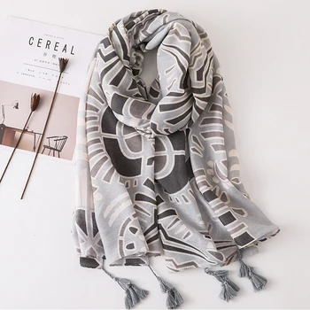 

Ladies Fashion Famous Brand Floral Viscose Scarf Autumn Winter Print Tassel Shawls and Wraps Soft Pashmina Muslim Hijab Snood