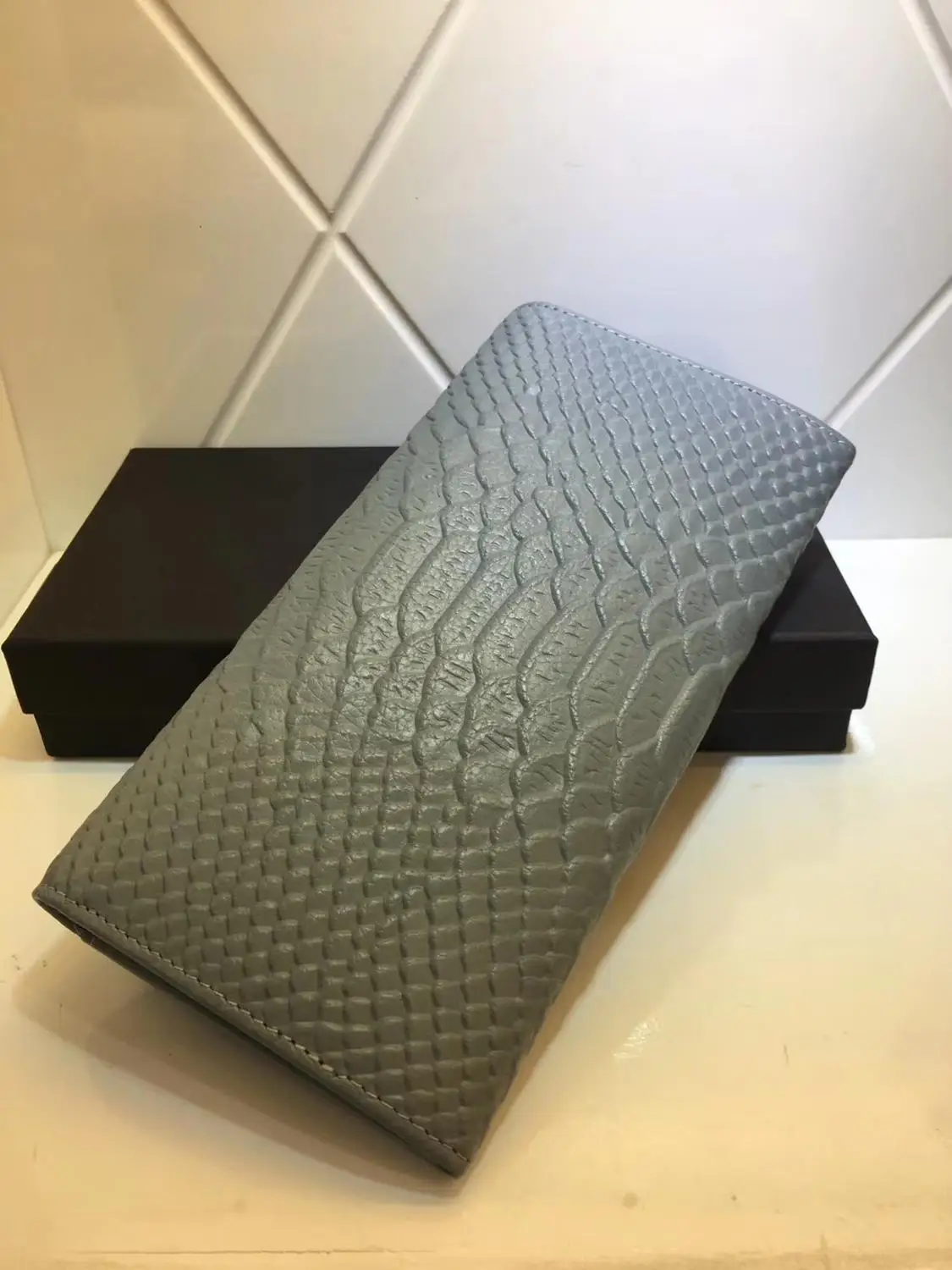 

free shipping 2019 the new style Europe and the United States hot sale serpentine genuine cow leather women long wallet