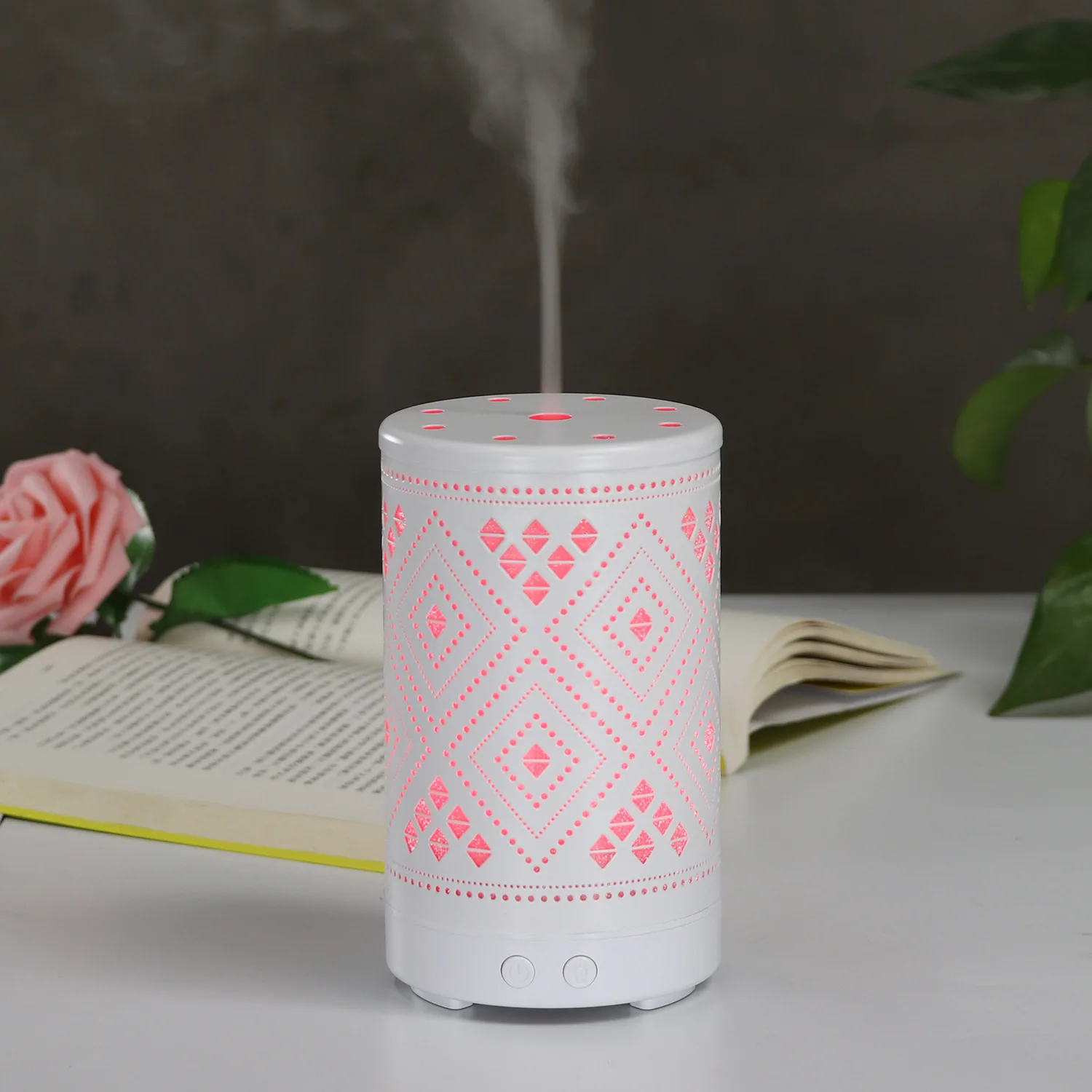 New Products Iron Art Ultrasonic Atomization Expansion Essential Oil Fragrance Lamp Household Hollow out Translucent Aromatherap